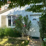 Maisonnette proche de la Cité de la gastronomie et du vin